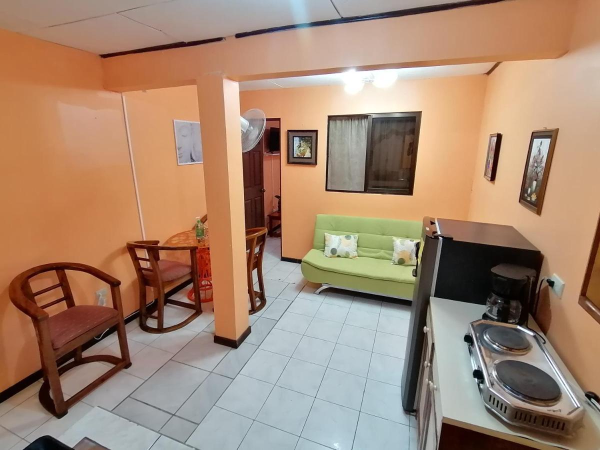 Marta's Guesthouses, Con Entrada Autonoma Puerto Limon