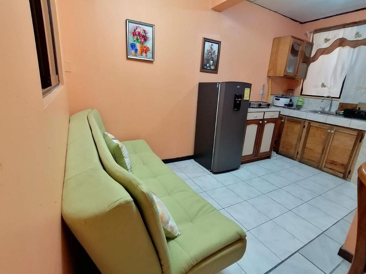 Marta's Guesthouses, Con Entrada Autonoma Apartment