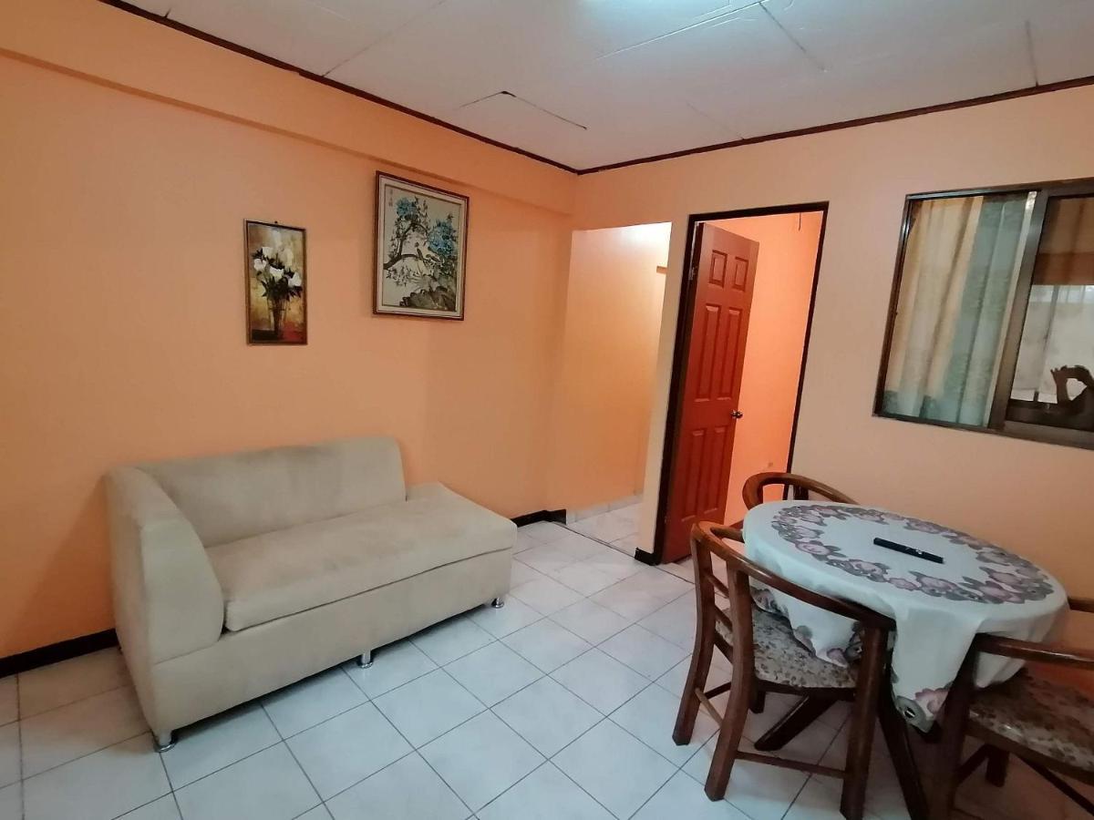 Marta's Guesthouses, Con Entrada Autonoma Puerto Limon